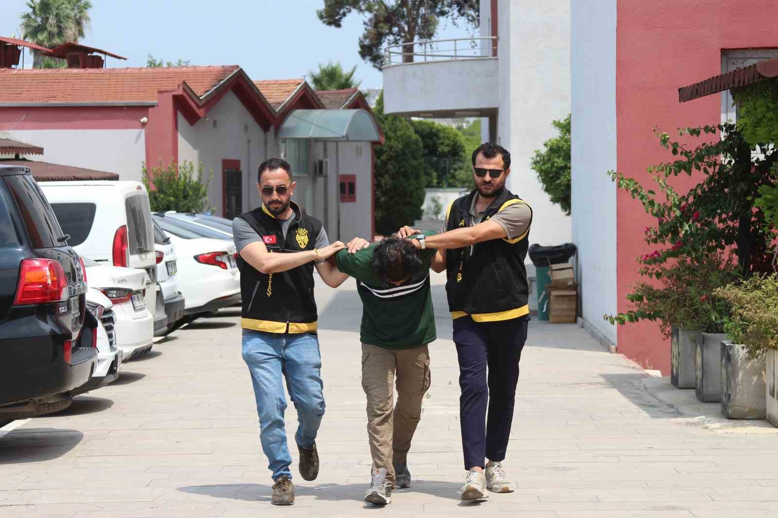 Gençlere işkence edip serbest kalmıştı, yaşlı bir adama da işkence edince tutuklandı
?v=1