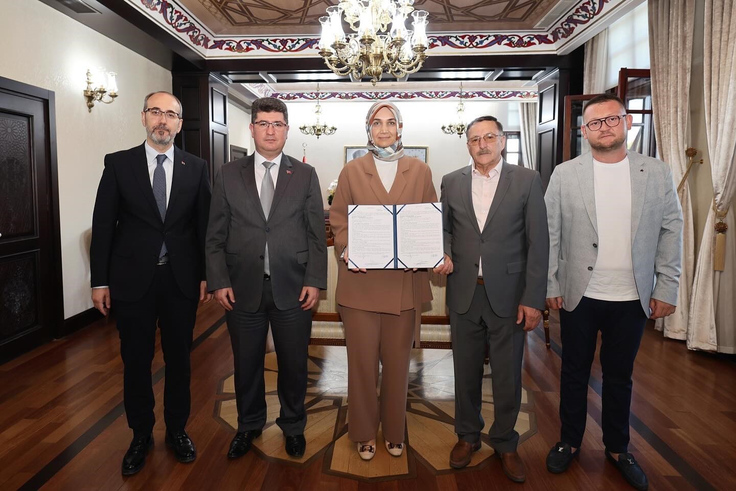 Afyonkarahisar Devlet Hastanesi’ne ’Tüp Bebek Merkezi’ müjdesi
?v=1