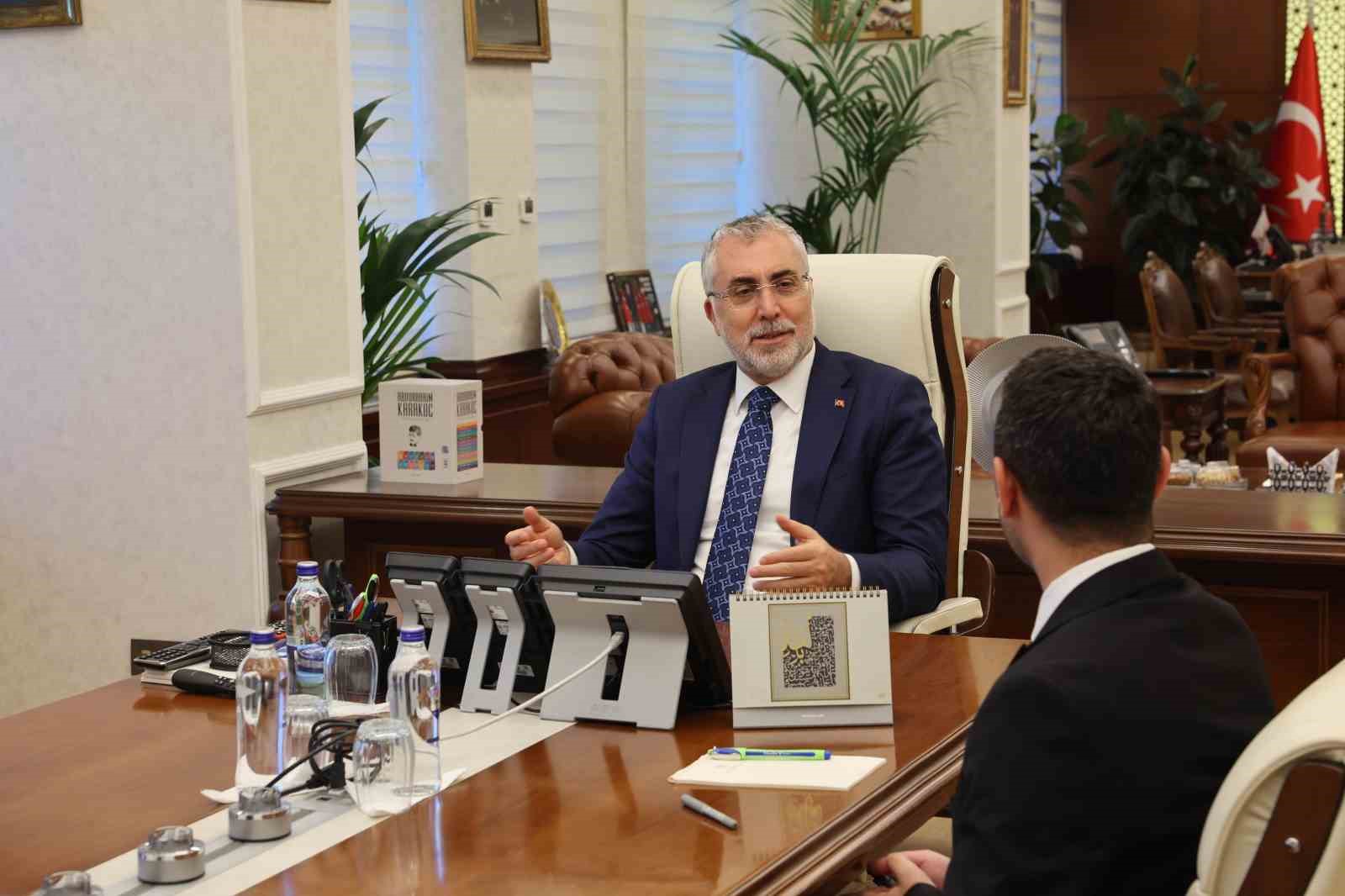 Bakan Işıkhan:  Kanser hastalarımızı yalnız bırakmadık, 5 yeni akıllı ilaç geri ödeme listesine alındı 
?v=1