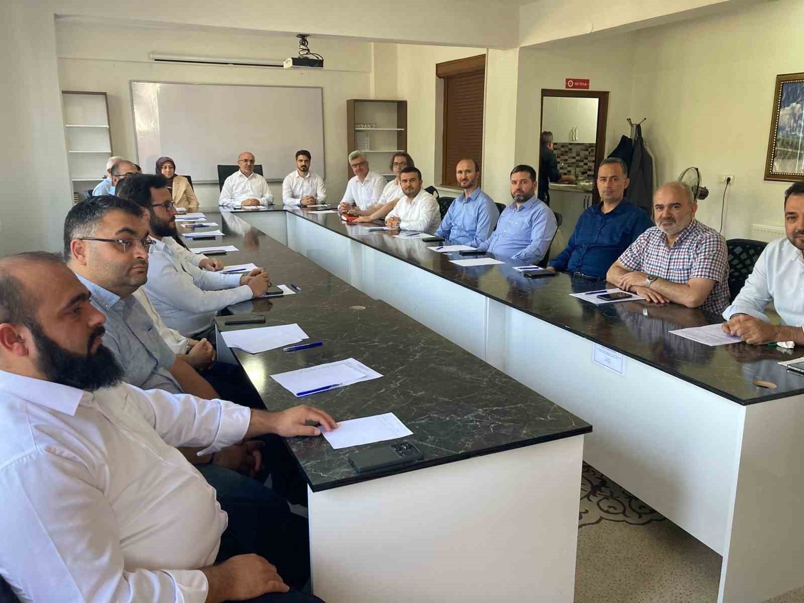 Temmuz ayı ilçe müftüleri toplantısı Kızılören’de gerçekleştirildi
?v=1