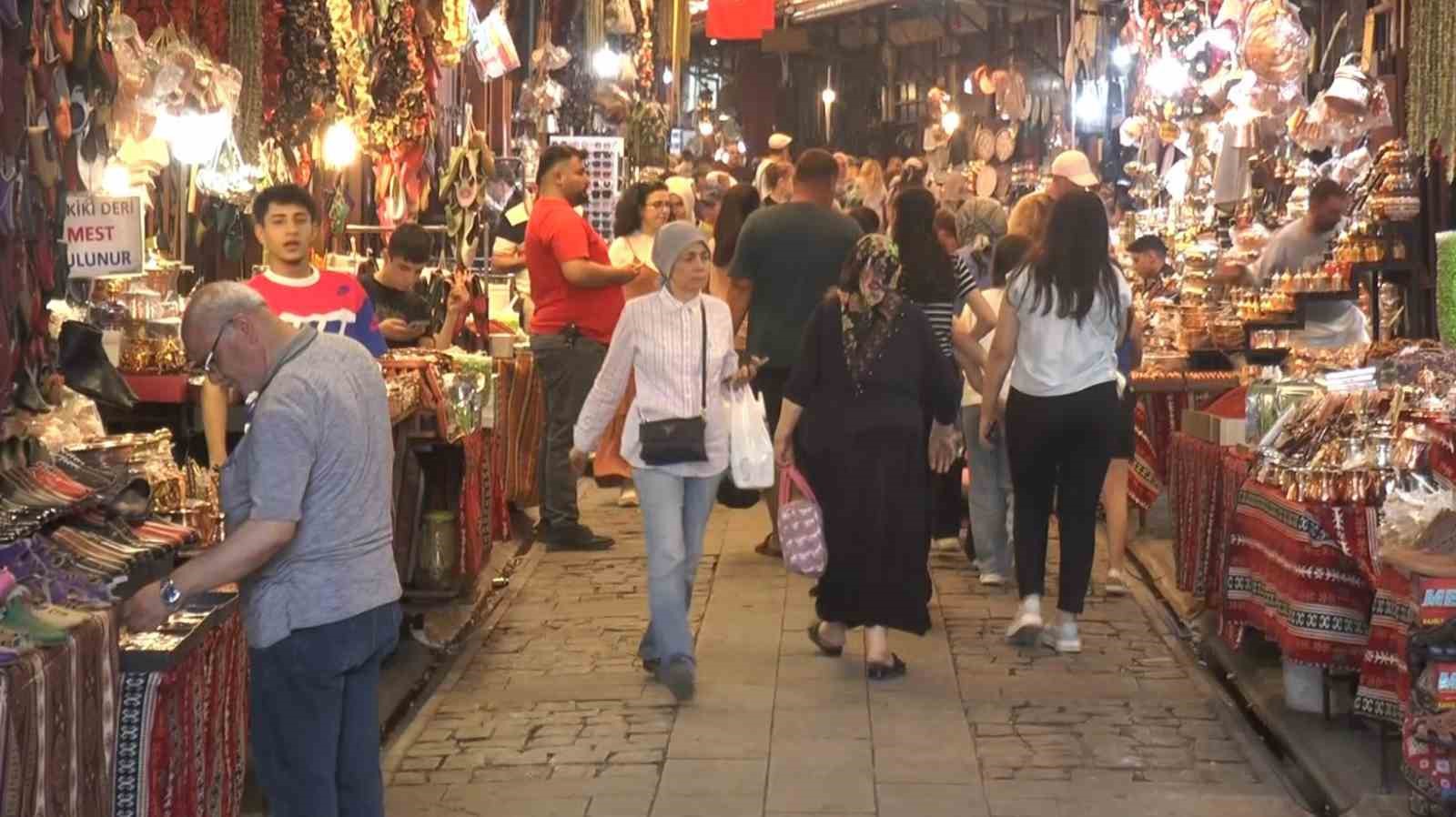 Gaziantep’te turist yoğunluğu yüzleri güldürüyor
?v=1