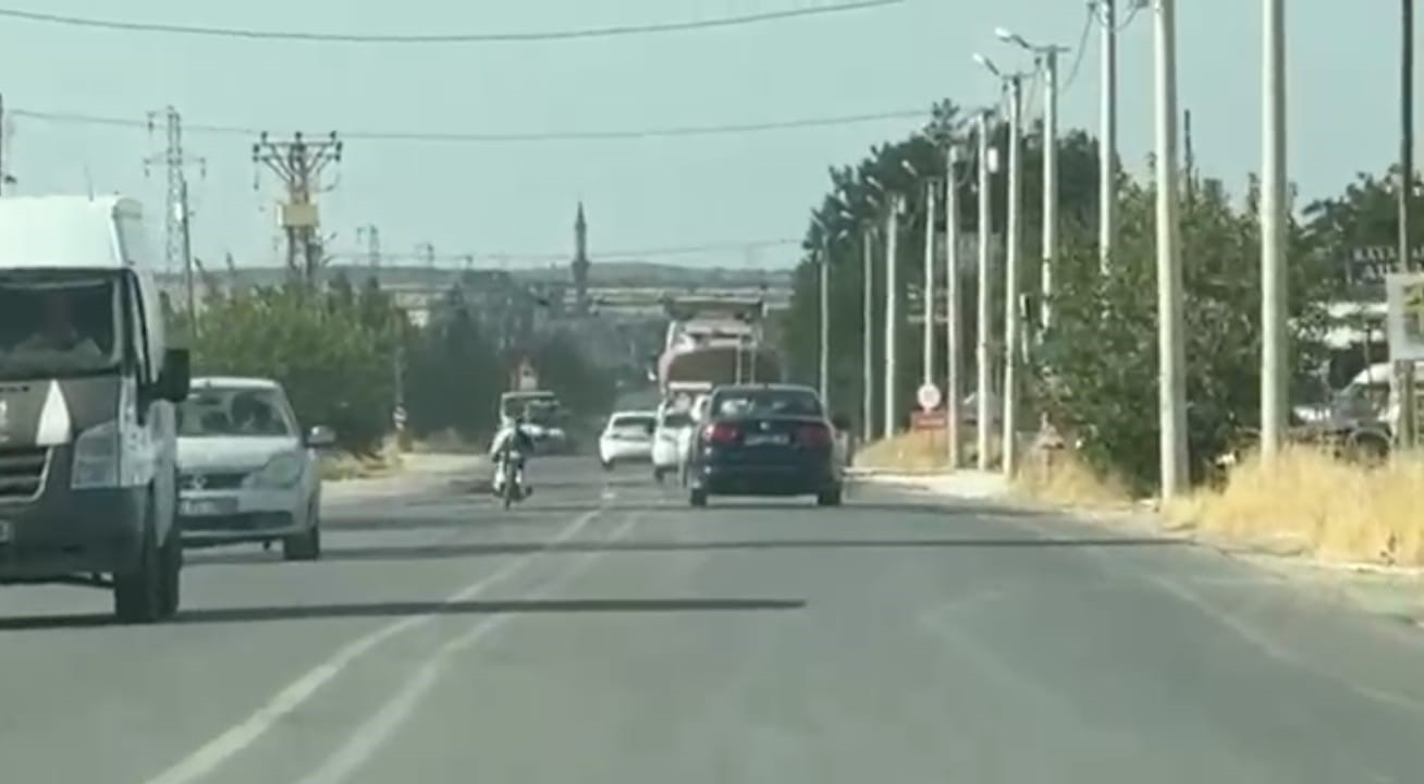 Motosiklet sürücüsü ölüme davetiye çıkarttı
?v=1
