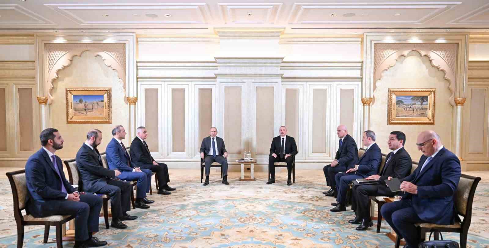 Azerbaycan Cumhurbaşkanı Aliyev ile Ermenistan Başbakanı Paşinyan’ın görüşmesi başladı
?v=1