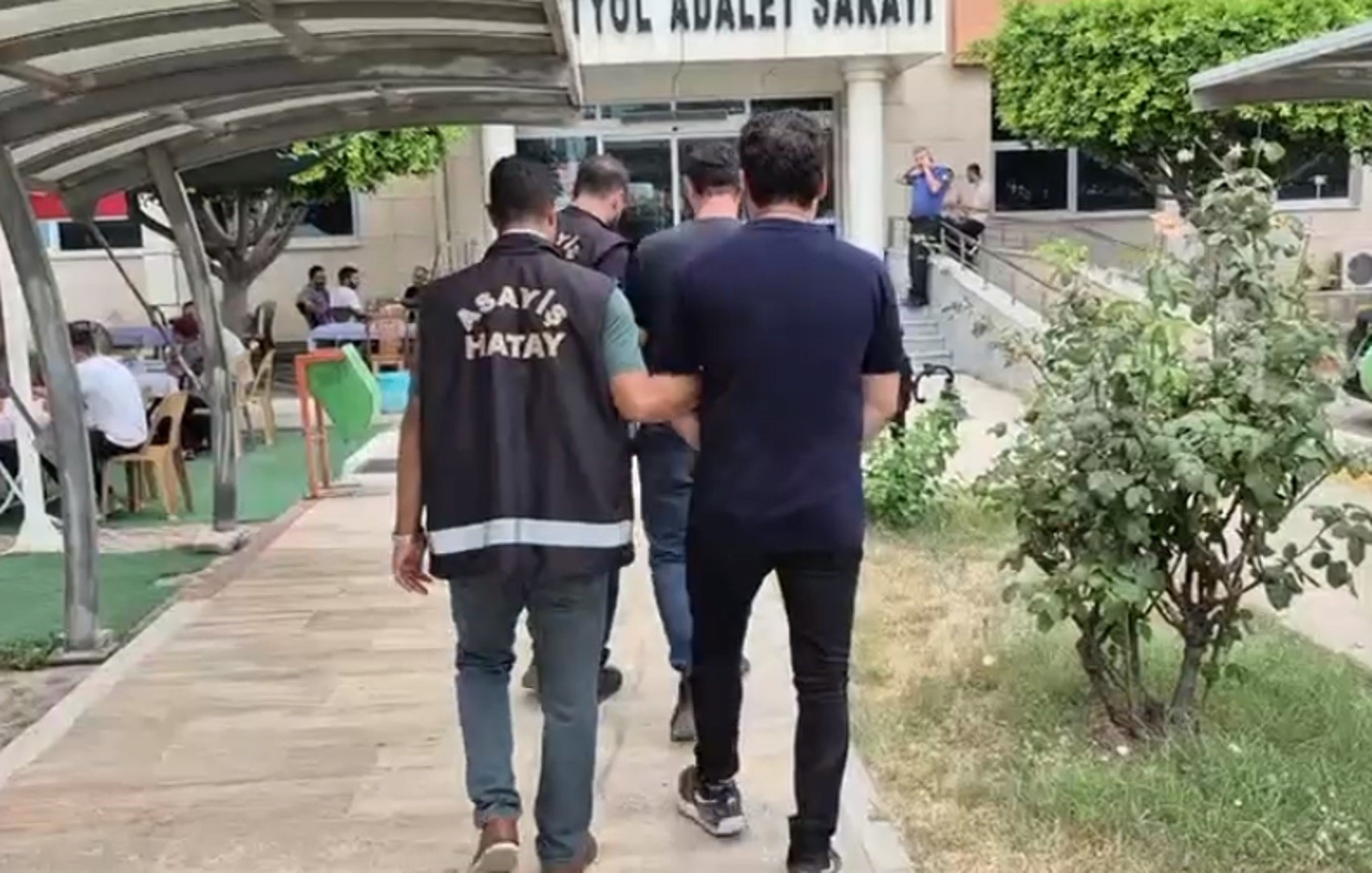 Dörtyol’da hapis cezası ile aranan 2 kişi yakalandı
?v=1