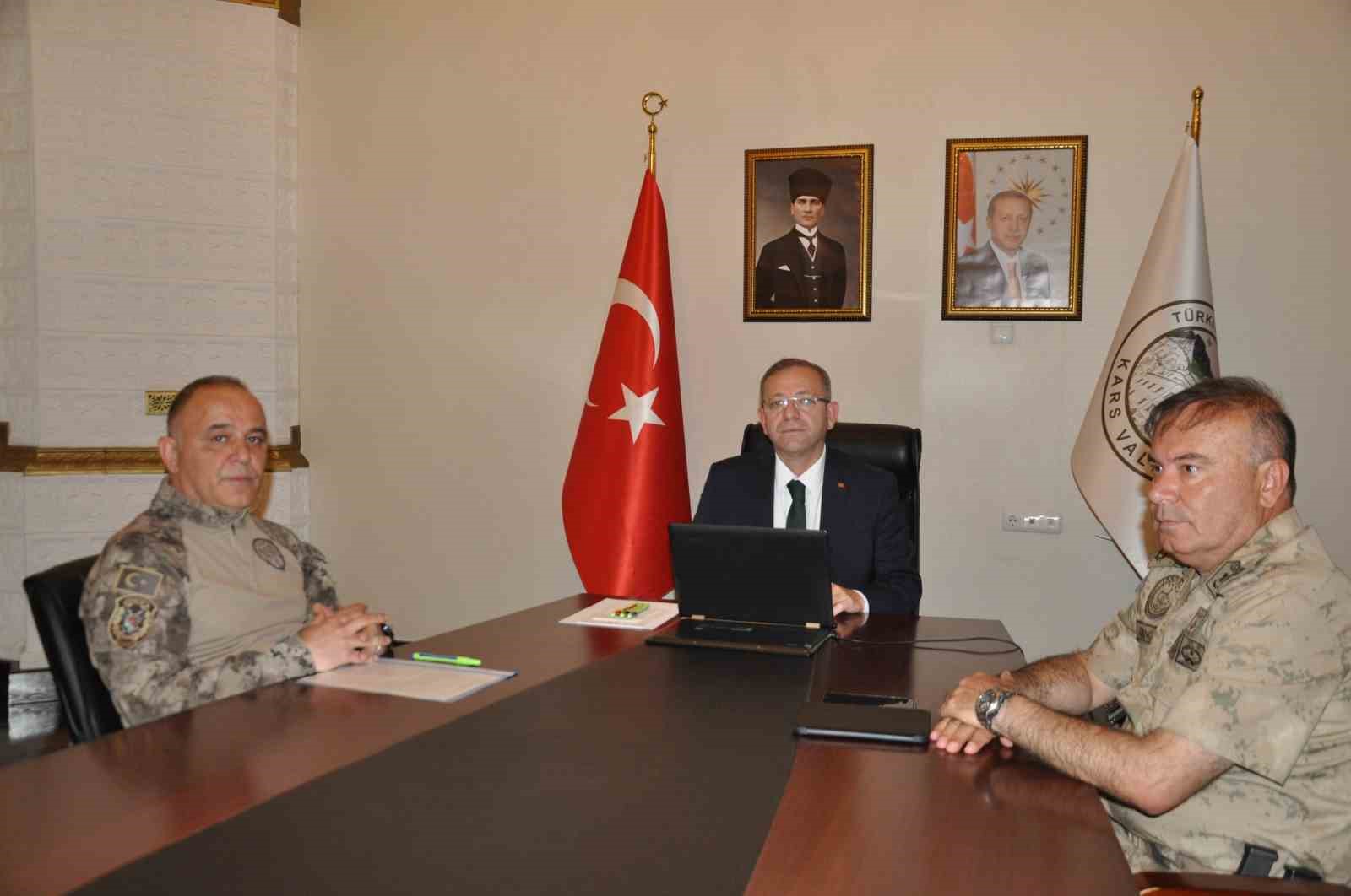 Kars’ta asayiş ve güvenlik toplantısı
?v=1