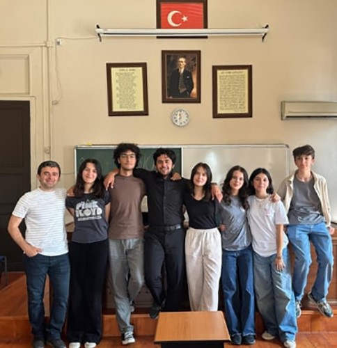 Türk takımı, ‘Liseler için Demet Hattı Yarışması’nın kazananlarından oldu
?v=1