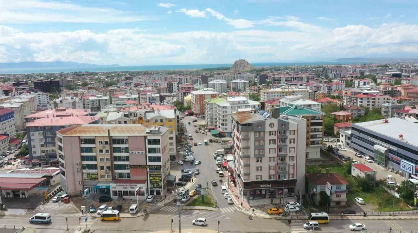 Van Büyükşehir Belediyesi Terzioğlu Caddesi’ni yeniliyor
?v=1