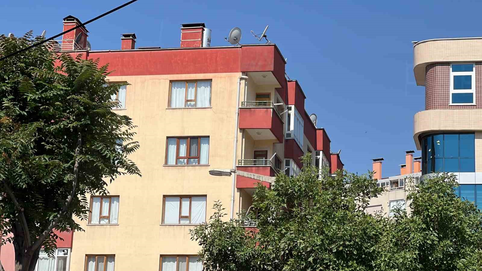 Ucuz daire ilanı ile kandırıp ’Kaparonuz yandı’ oyununa dikkat
?v=1