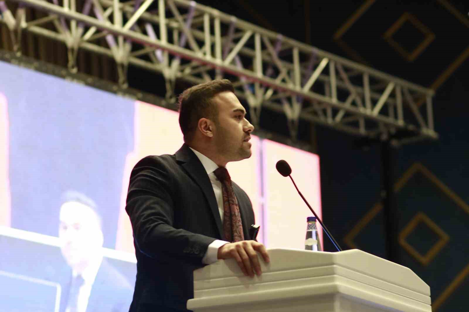 KAMUSAM Başkanı Çiftçioğlu:  Kamu çalışanlarımız için ‘İnsani Yaşam Endeksi’ araştırması başlatıyoruz 
?v=1