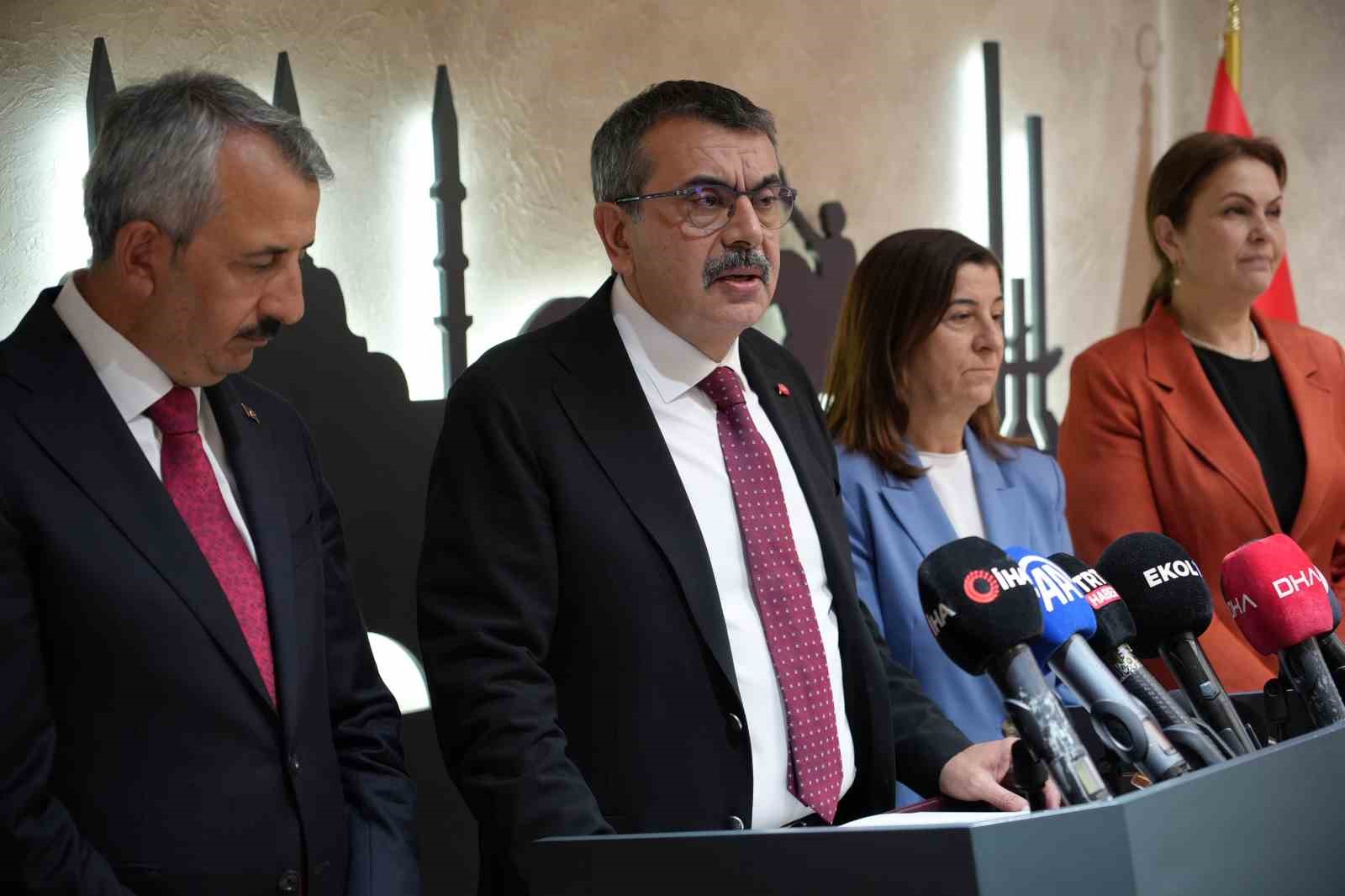 Milli Eğitim Bakanı Tekin, LGS sonuçlarının açıklanacağı tarihi duyurdu
?v=1