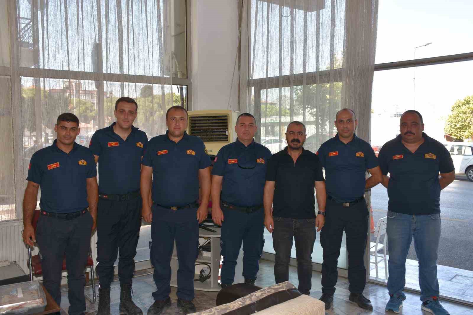 Başkan Zencirci’den ateş savaşçılarına börek ikramı
?v=1