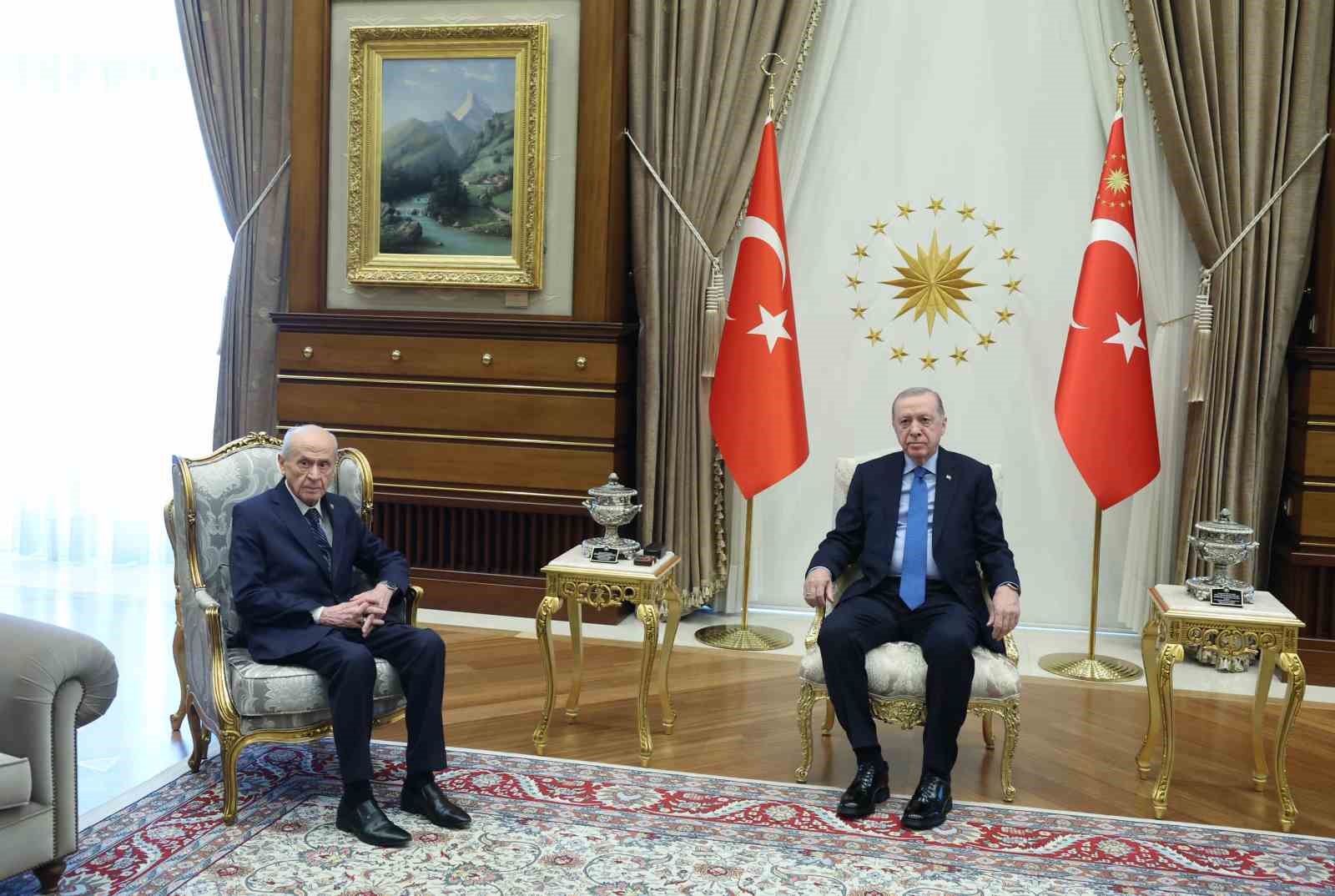 Cumhurbaşkanı Erdoğan, MHP Genel Başkanı Bahçeli ile görüştü
