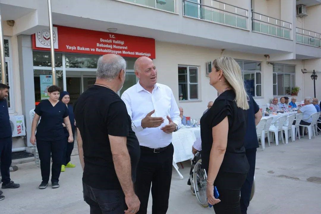 Başkan Kumral huzurevi sakinleri ile aynı sofrada buluştu
?v=1