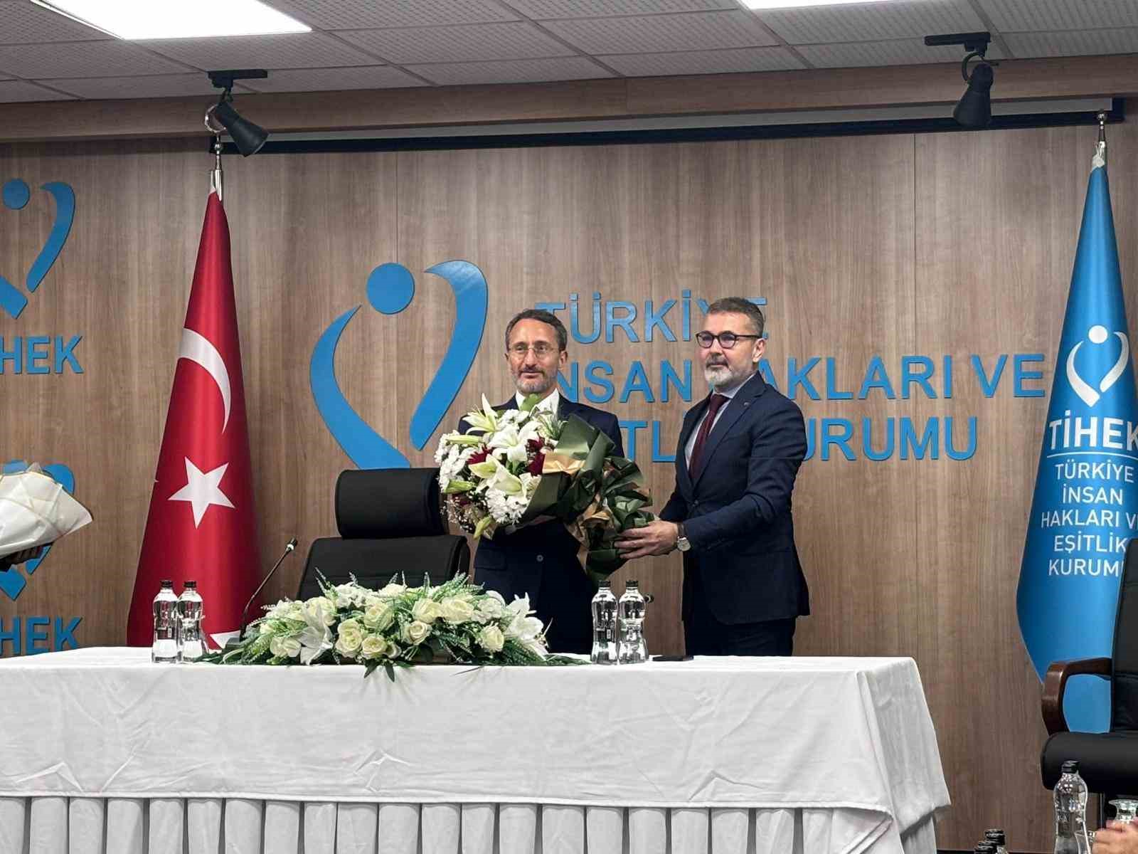 Türkiye İnsan Hakları ve Eşitlik Kurumu’nda devir teslim: Muharrem Kılıç görevi Fahrettin Altun’a devretti
