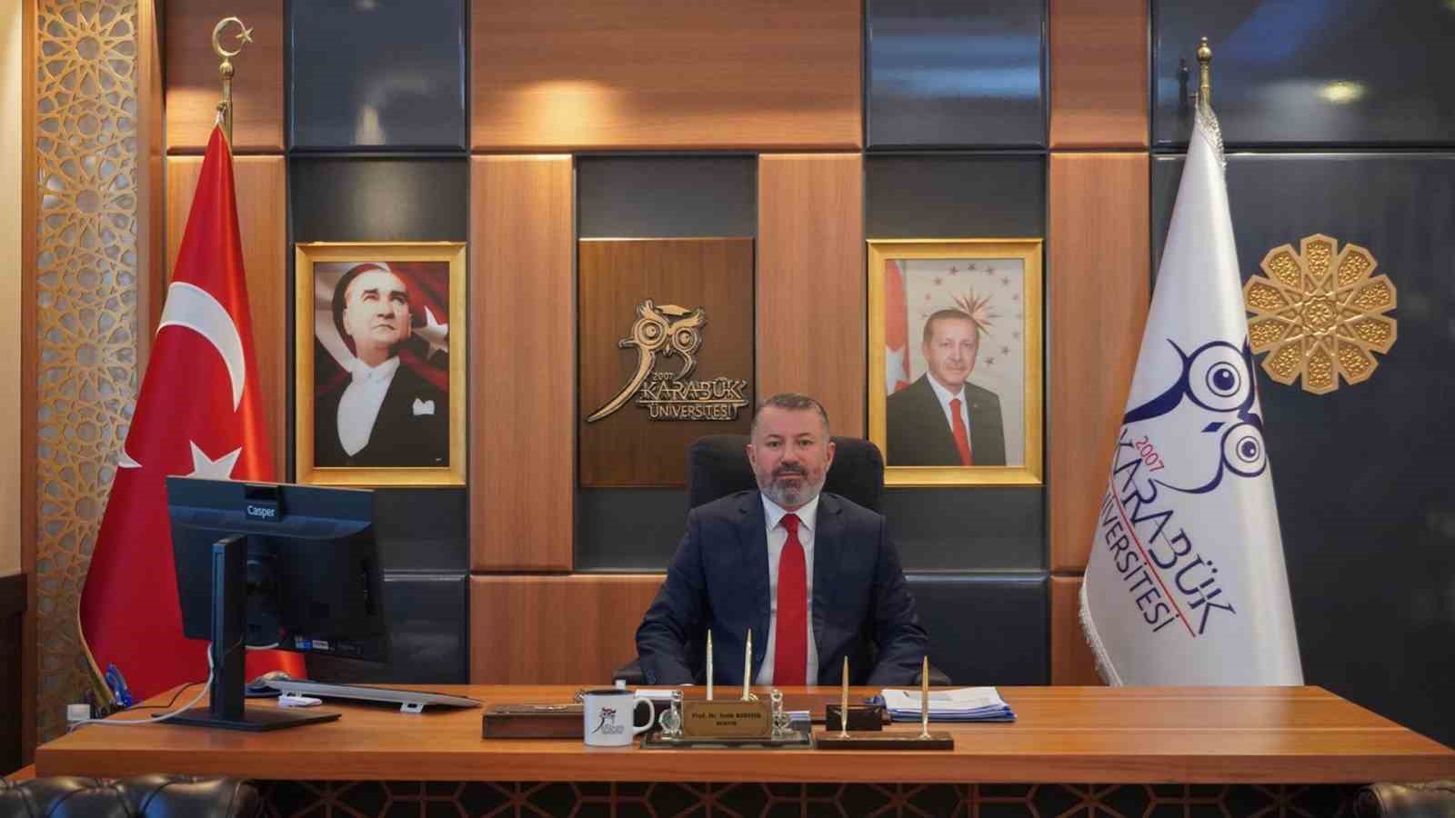 Rektör Kırışık’tan 15 Temmuz Demokrasi ve Millî Birlik Günü mesajı
?v=1