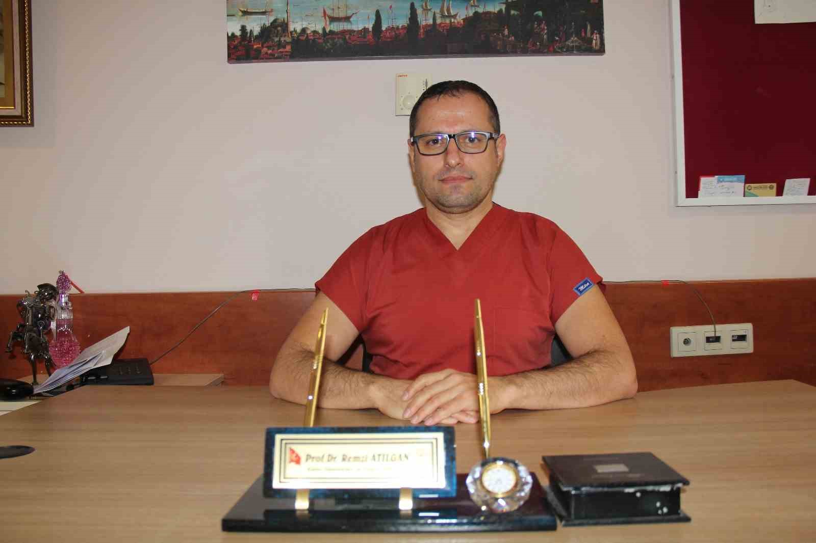 Kadın Hastalıkları Uzmanı Prof. Dr. Atılgan:  Covid-19 aşısı sonrası bazı kadınlarda adet döngüsünde bir günlük uzama gözlemlenmiştir 
?v=1