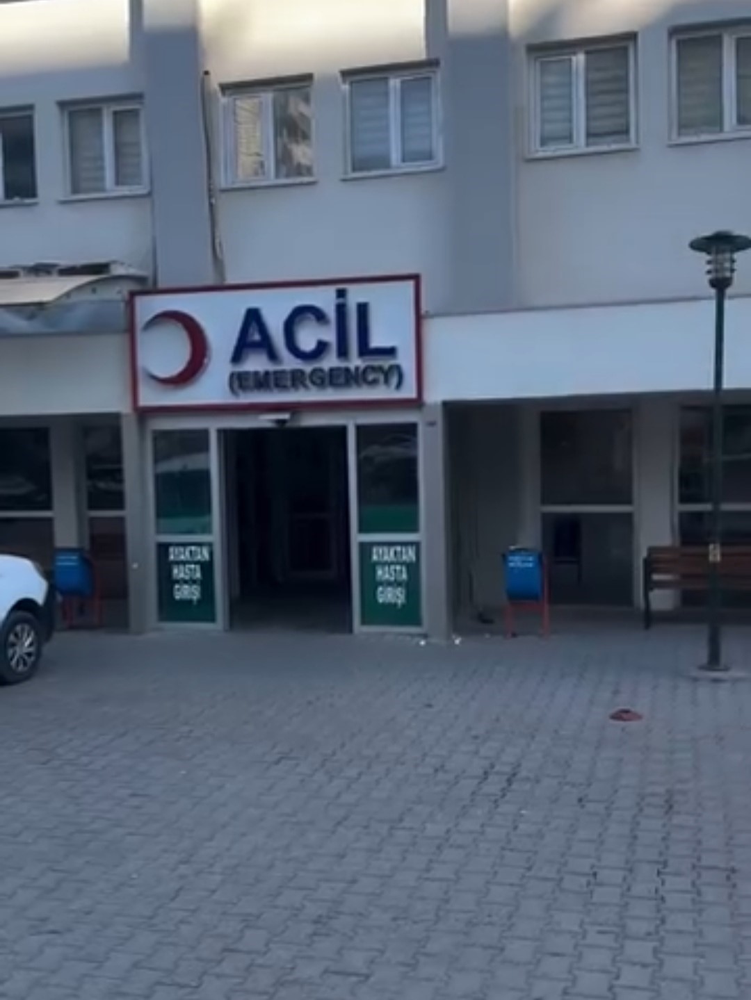 Siirt’te kaydıraktan düşen 4 yaşındaki çocuk yaralandı
?v=1