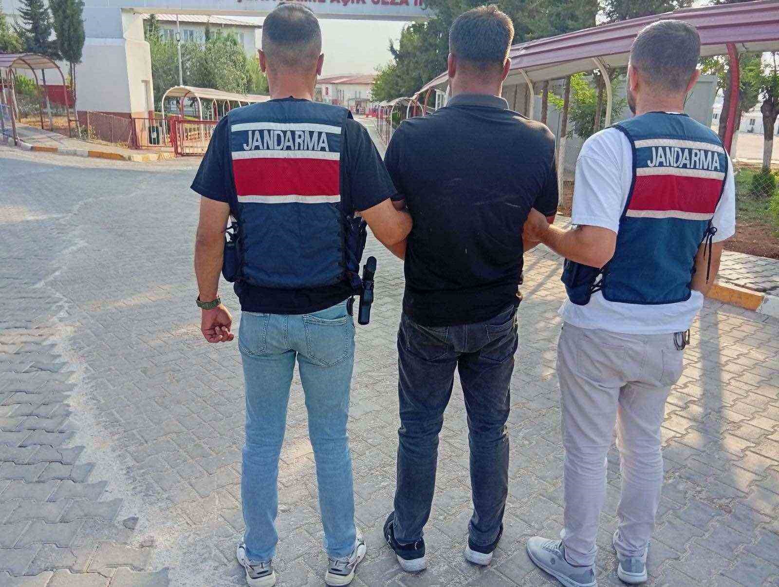 Kesinleşmiş 11 yıl cezayla aranan uyuşturucu taciri yakalandı
