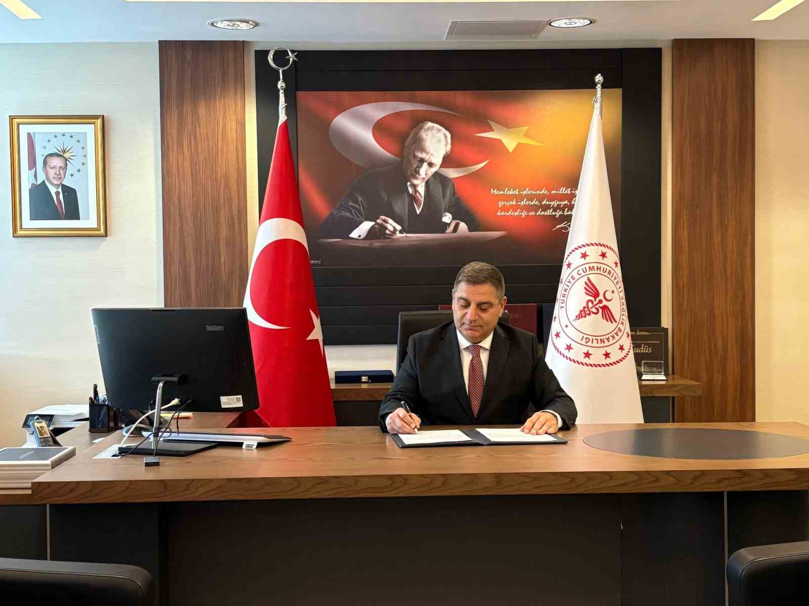 Sağlık Hizmetleri Genel Müdürü Velioğlu:  Organ bağışı yapan kişinin birinci derece yakınları ihtiyaç halinde öncelikli olacak 
?v=1