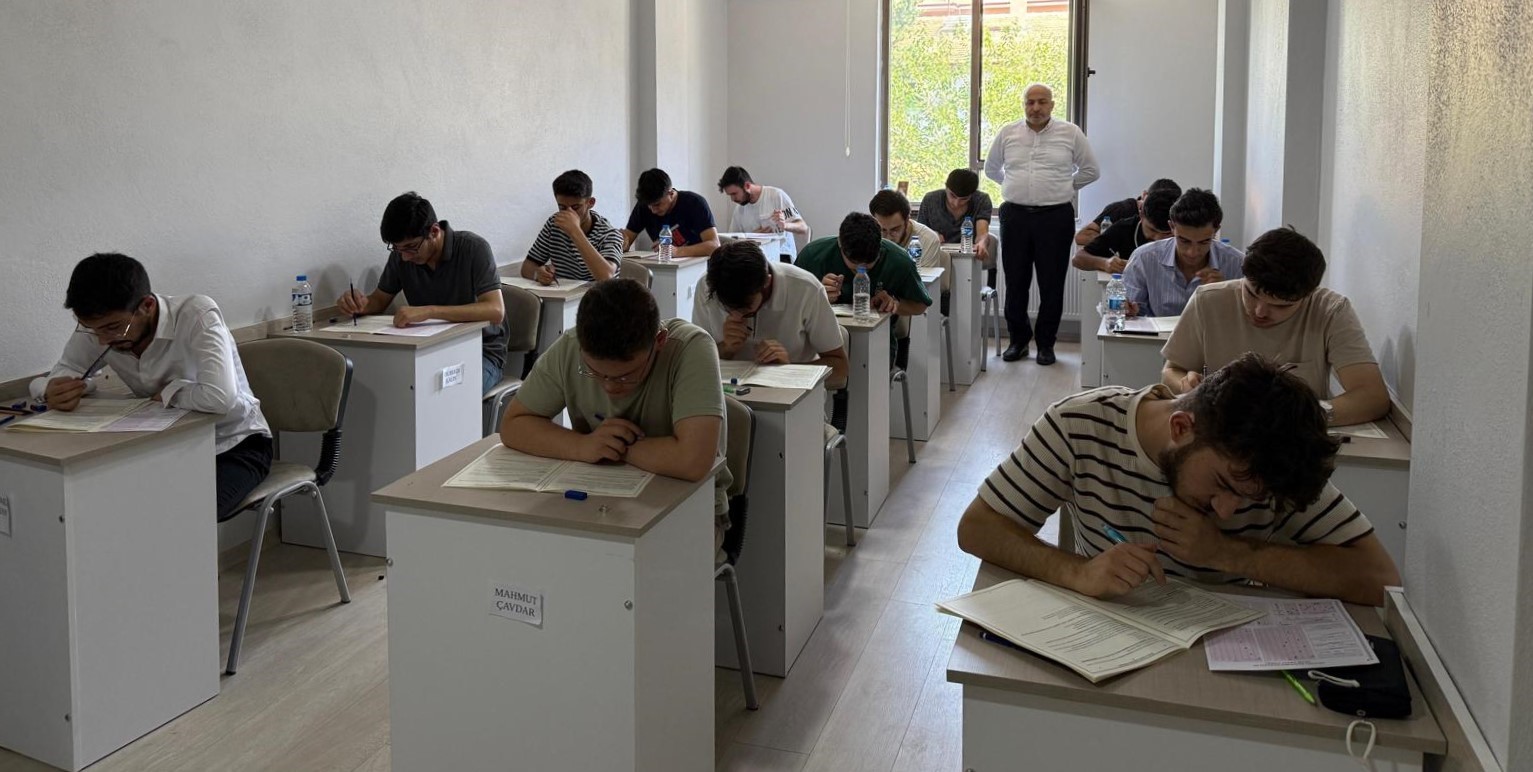 Erzincan’da ’Aday Din Görevlileri 3. Dönem Mesleki Eğitimi’ birinci dönemi sona erdi
?v=1