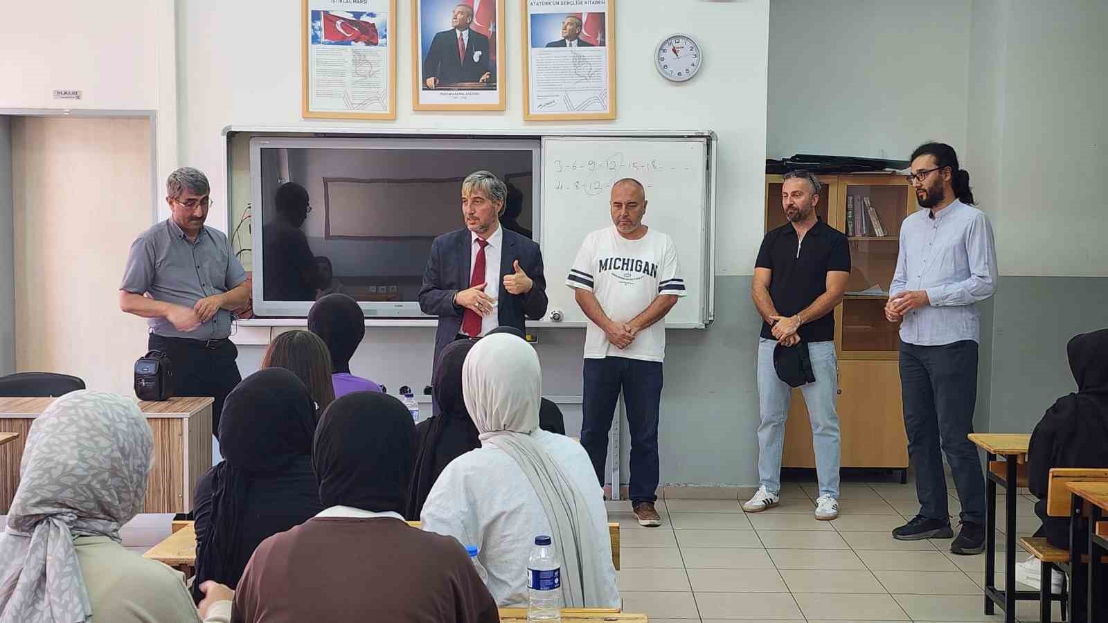 Kütahya İl Milli Eğitim Müdürü Yılmaz:  Çözüm üretmek bizim görevimiz 
?v=1