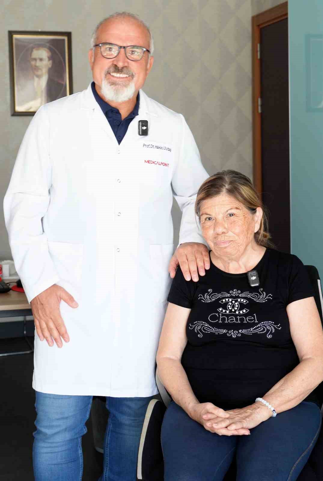 Mide şikayetiyle geldi, akciğer kanserinden kurtuldu
?v=1