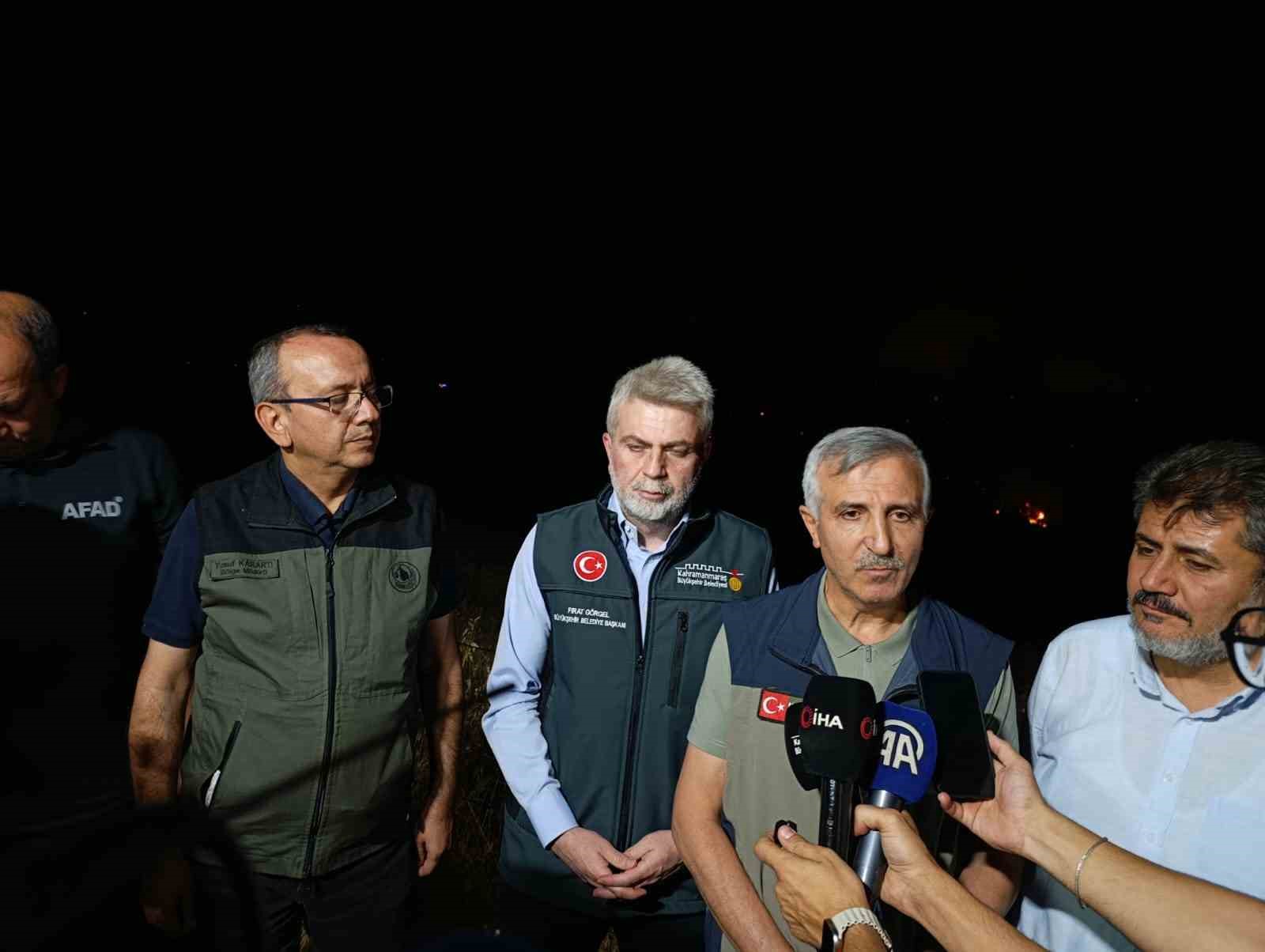 Vali Ünlüer:  Orman yangınını kısa sürede kontrol altına almak için elimizden geleni yapıyoruz 
?v=1