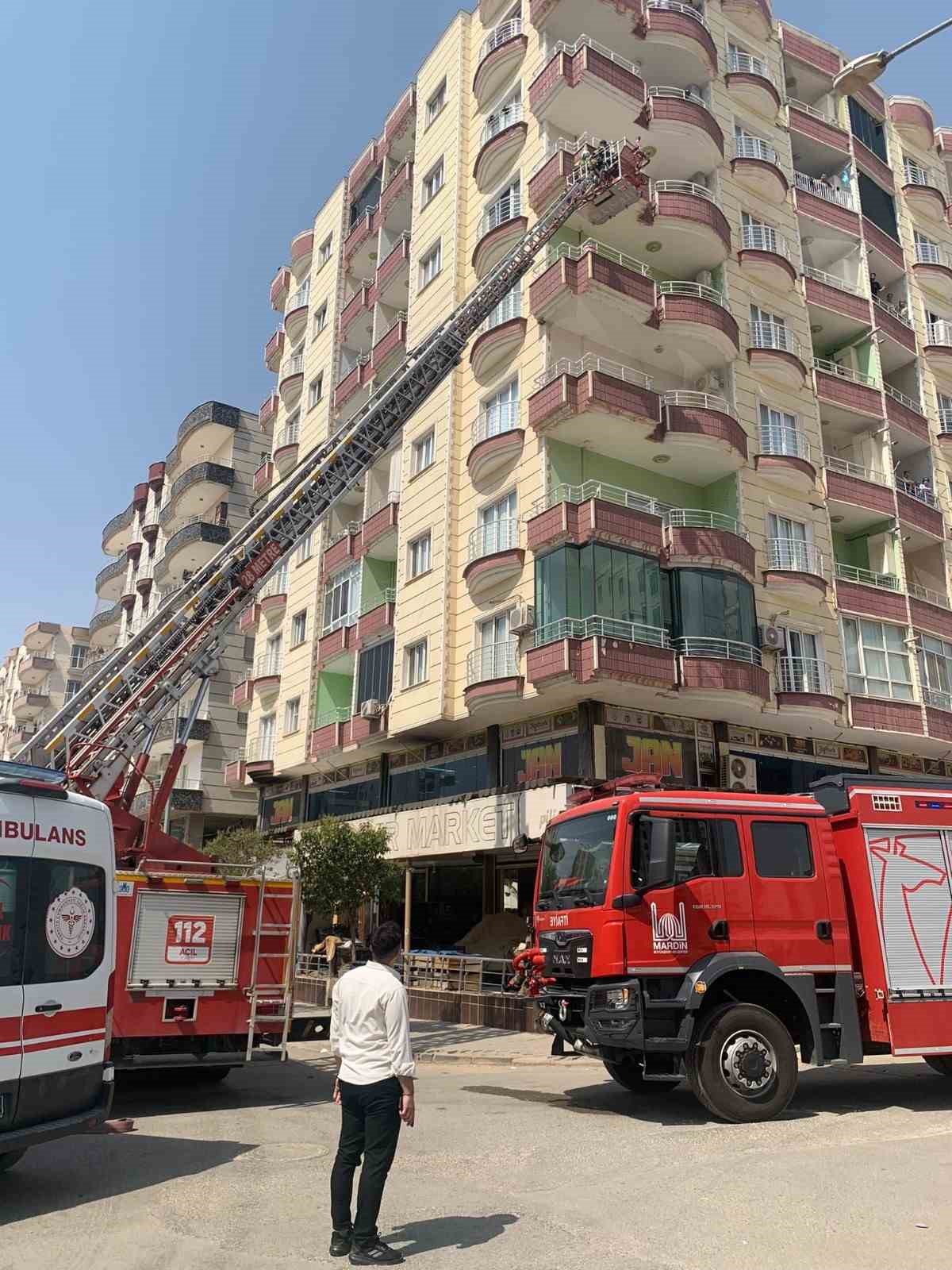 Mardin’de apartman dairesinde çıkan yangın söndürüldü
?v=1