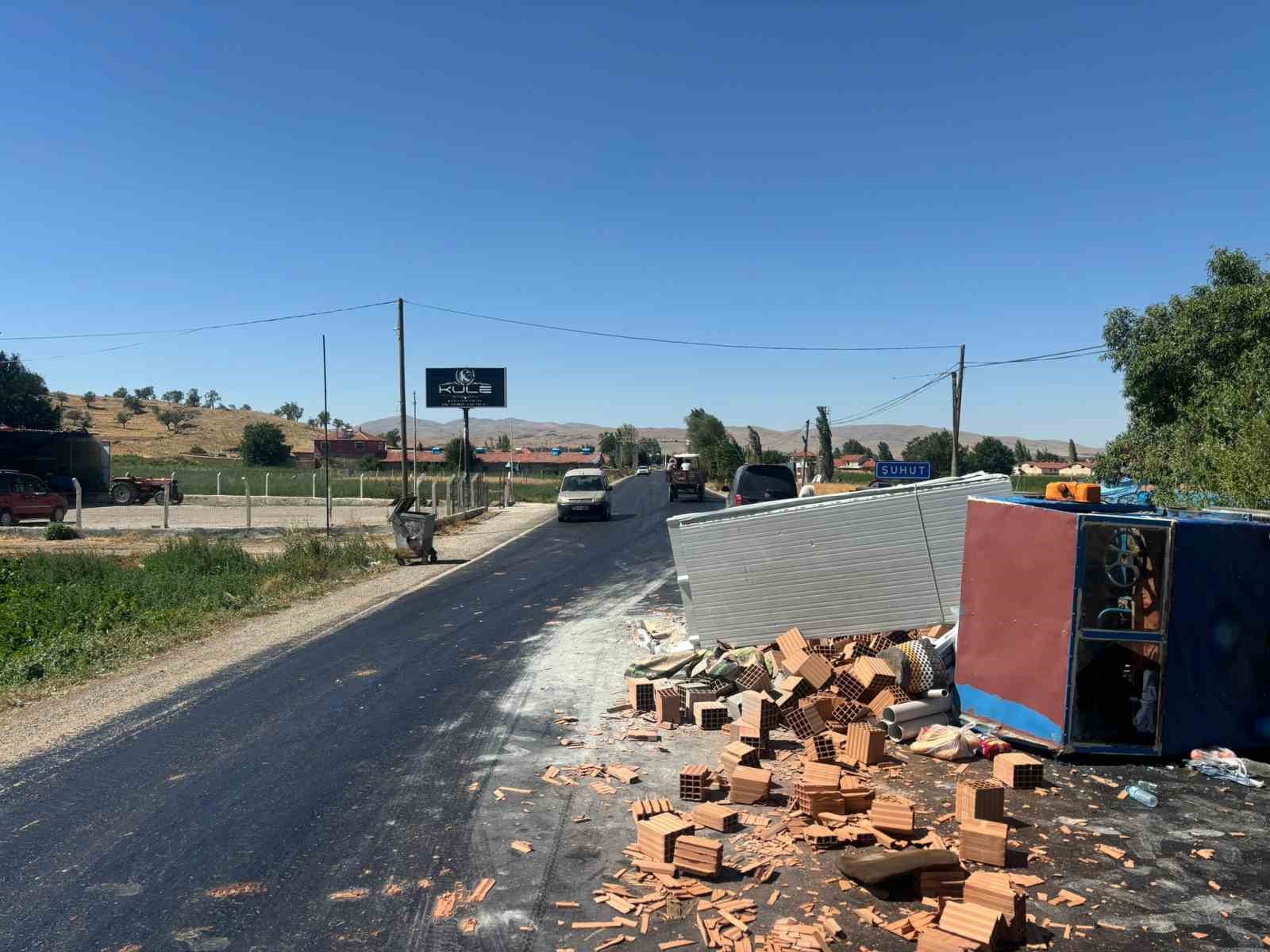 Şuhut’ta patpat devrildi: 5 kişi yaralandı
?v=1