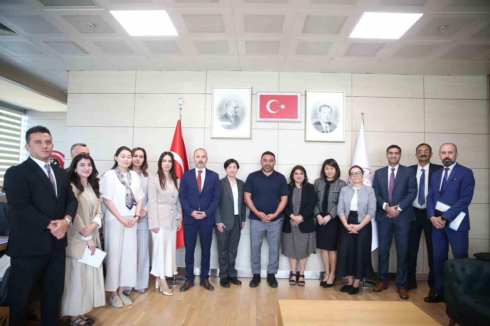Asya Kalkınma Bankası heyetinden Gençlik ve Spor Bakanlığı’na ziyaret
?v=1