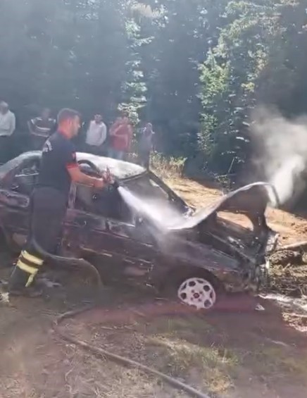 Kastamonu’da otomobilde çıkan yangın ormana sıçradı
?v=1