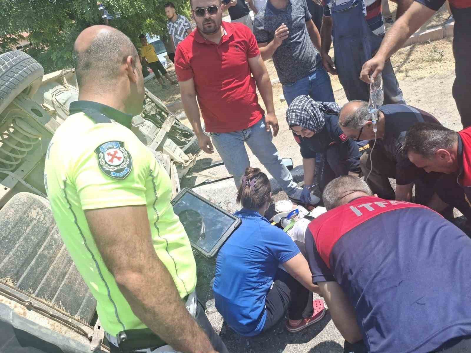 Trafik kazasında ağır yaralanan astsubay hayatını kaybetti
?v=1