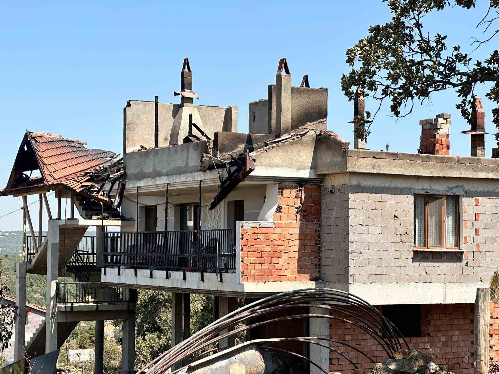 Uşak’taki orman yangını kısmen kontrol altında
?v=1