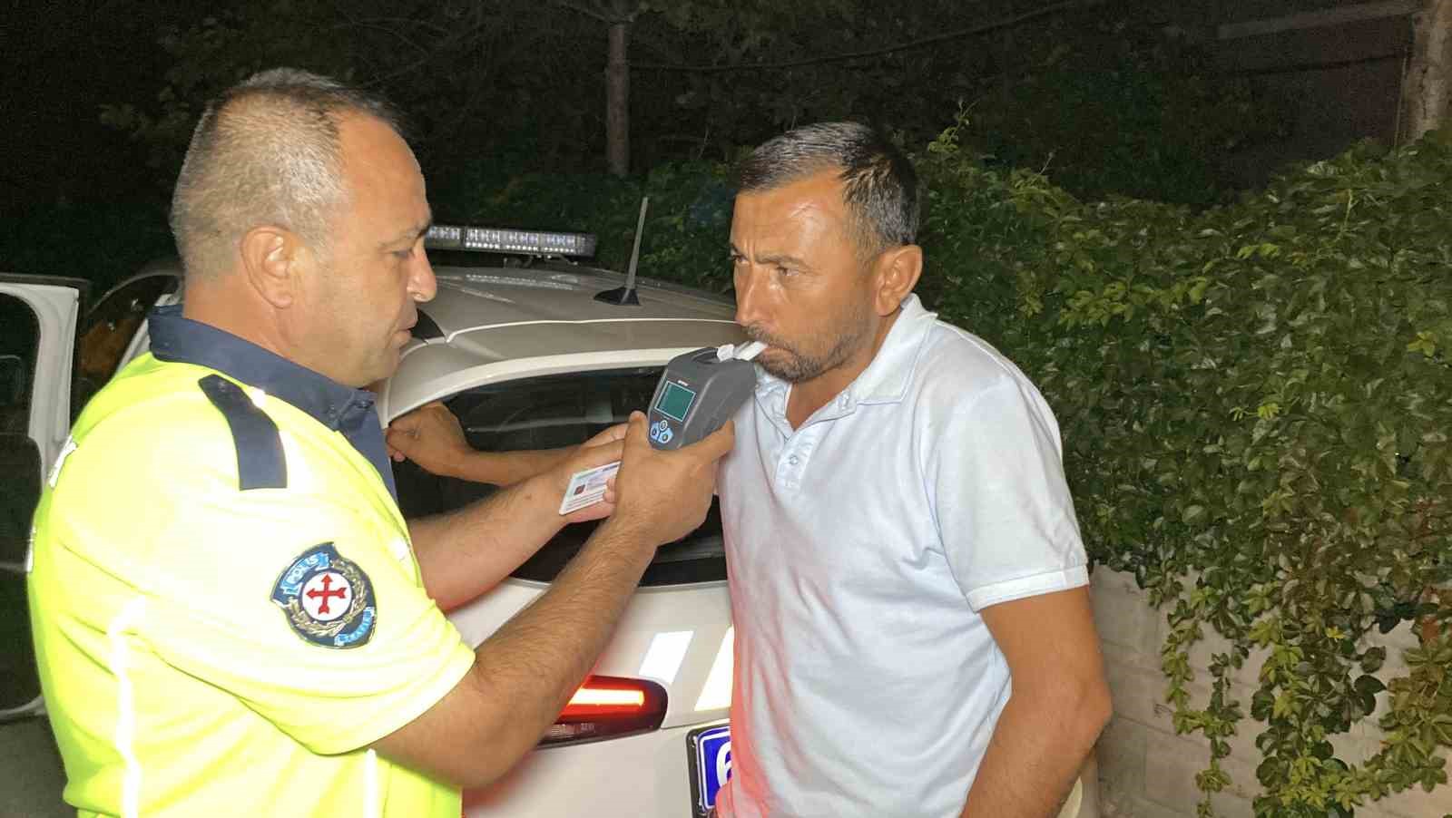Alkollü sürücüye 11 bin lira ceza kesilerek, ehliyetine el konuldu
?v=1