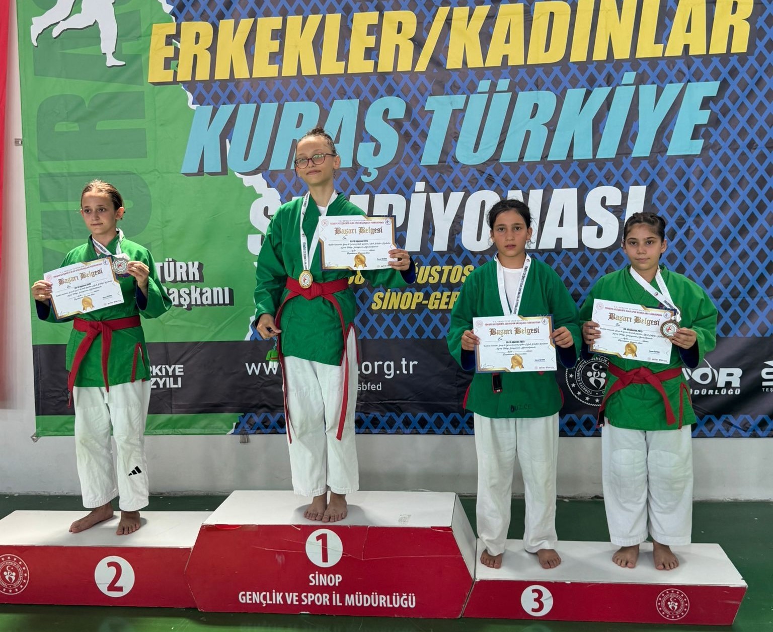 Minik sporcular 8 madalya kazandı
?v=1