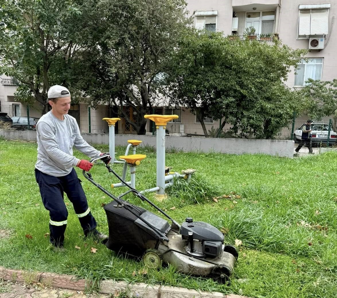 Körfez’de yeşil alanların bakımı yapılıyor
?v=1