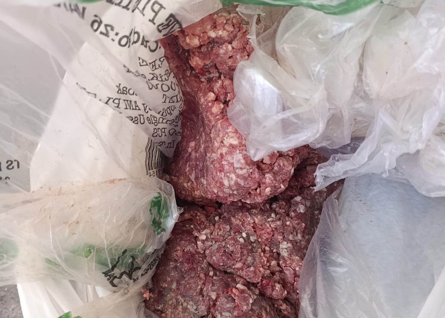 Mersin’de bir markette bozulmuş et ele geçirildi
?v=1