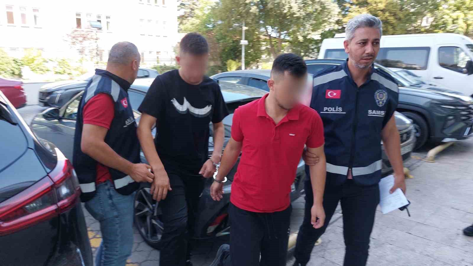 Samsun’da tüfekle bir kişiyi ensesinden vuranlar yakalandı
?v=1